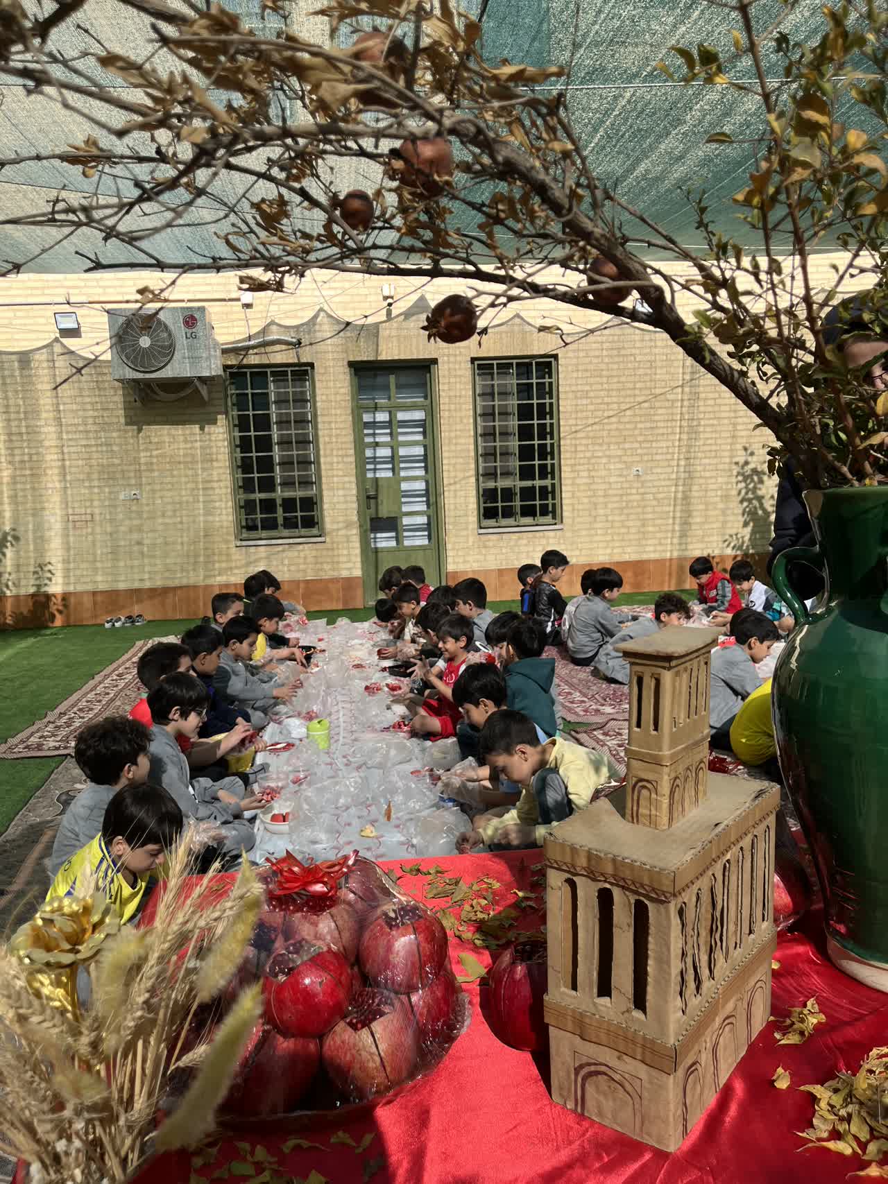 برگزاری جشنواره انار در پایه دوم دبستان